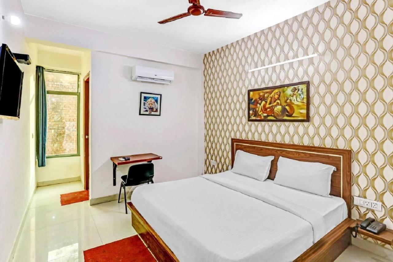 Hotel Noida Continental At Noida City Center Eksteriør bilde