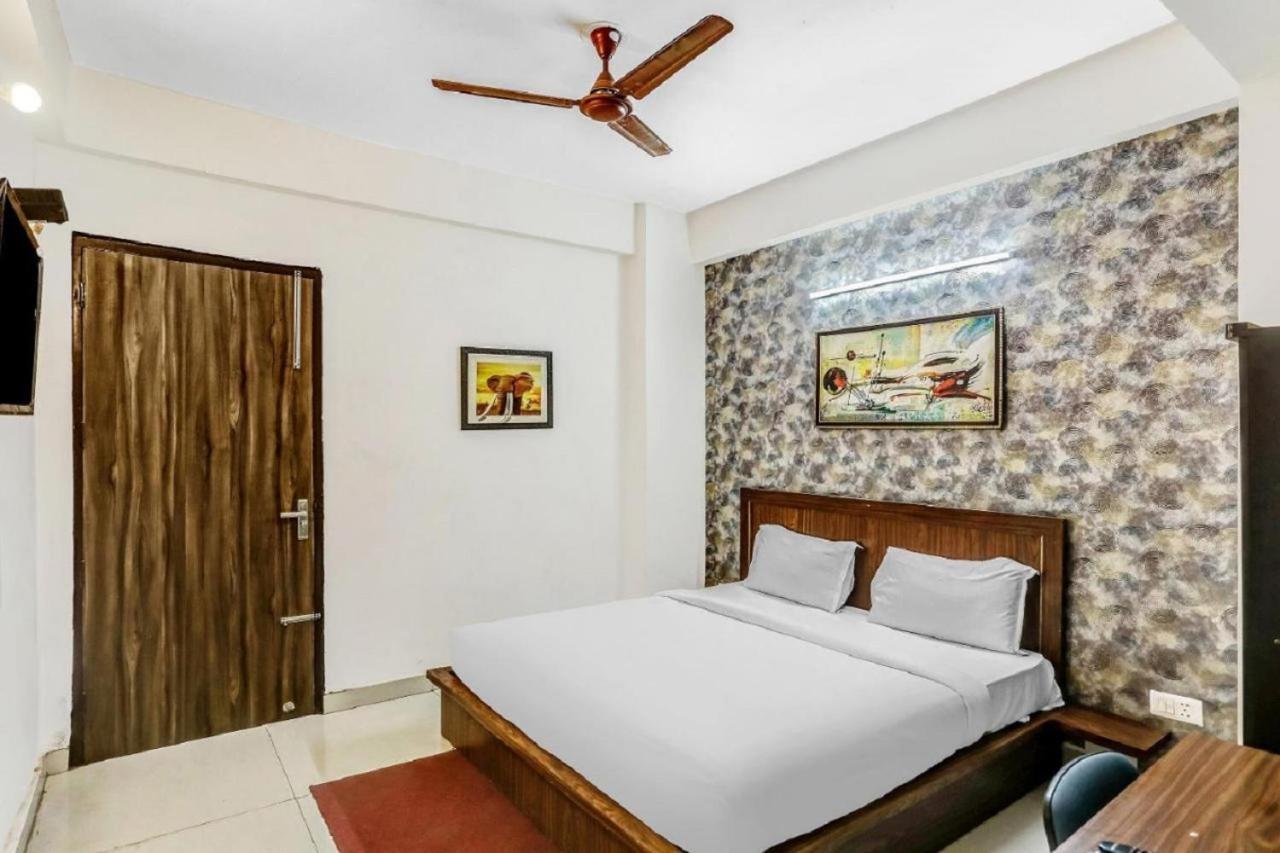 Hotel Noida Continental At Noida City Center Eksteriør bilde