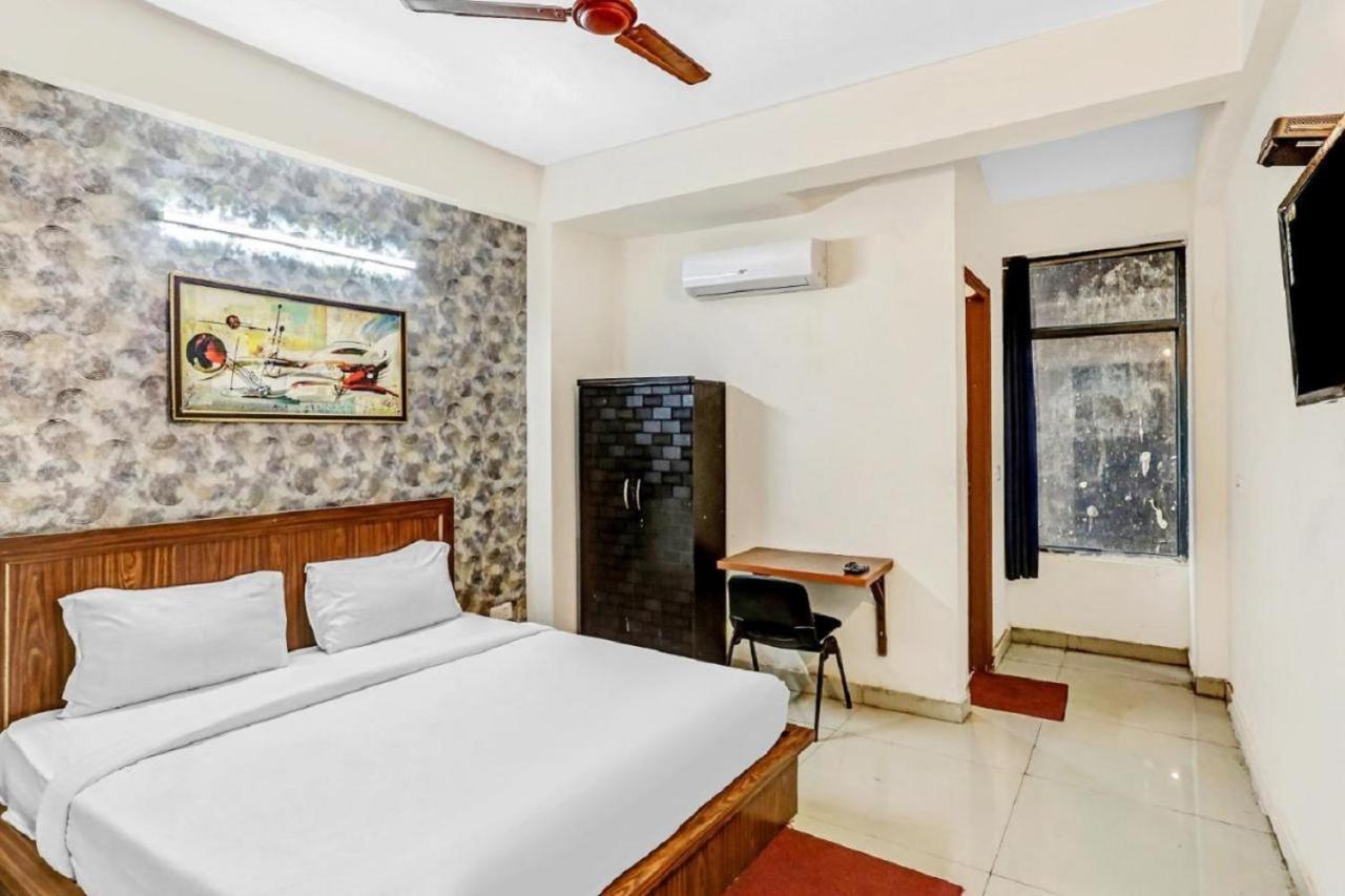 Hotel Noida Continental At Noida City Center Eksteriør bilde
